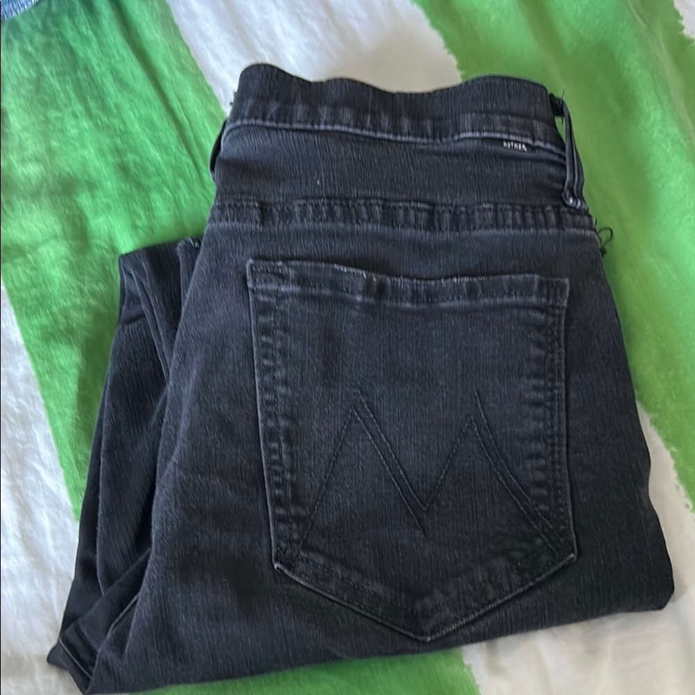 MOTHER Black Jeans the insider crop step fray size 27